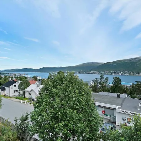 アパート Flat With Fjord Views トロムソ